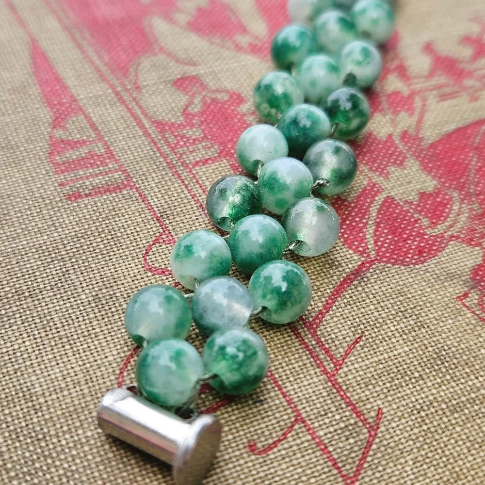 Green Mottled Jade Stone Strand Woven Bead Bracelet Silver Tone Clasp